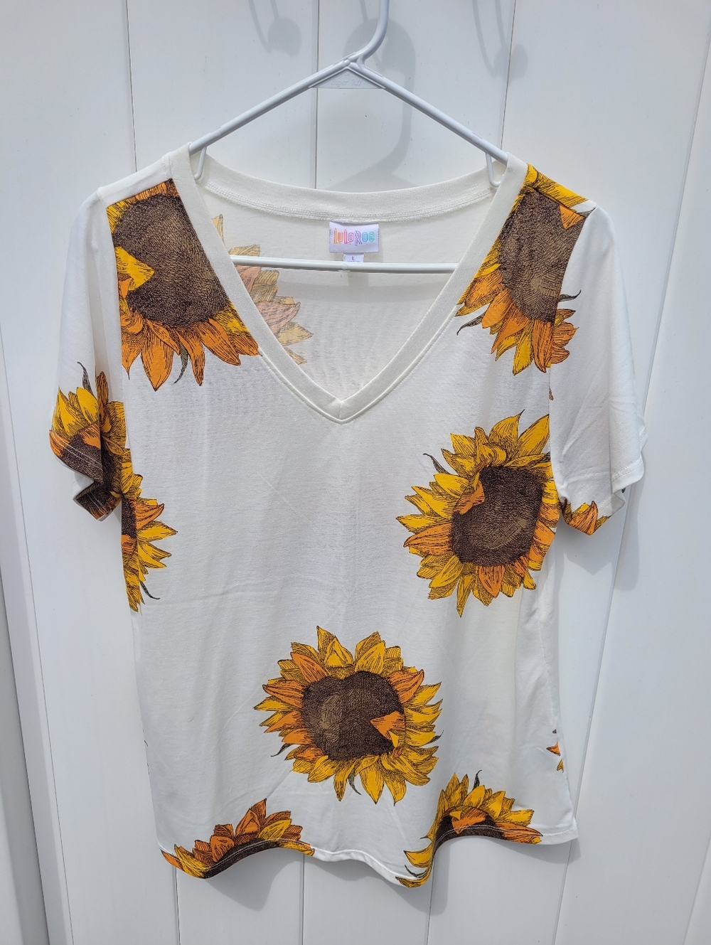 NWOT Large LuLaRoe Christy Tee